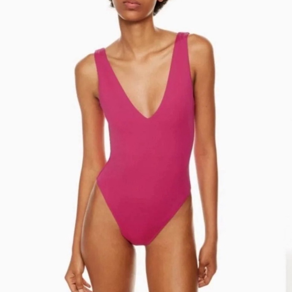 Aritzia Babaton Contour V Neck Bodysuit in Granita Pink
